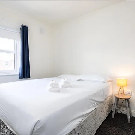 Spacious 2 Bed House - 20 Min Bus To Center * Dublino